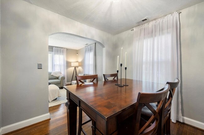 Building Photo - 108 S St Marks Ave