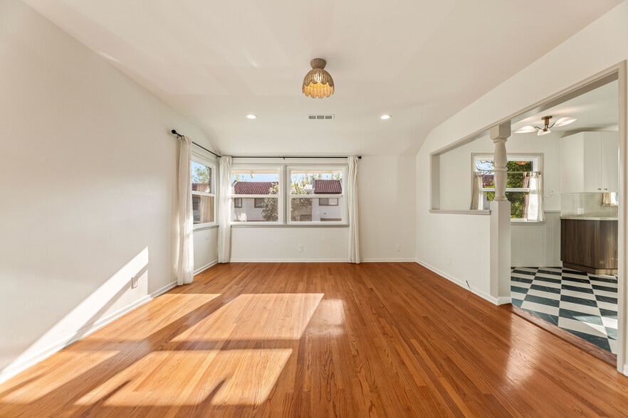 Building Photo - 3205 Fairesta St