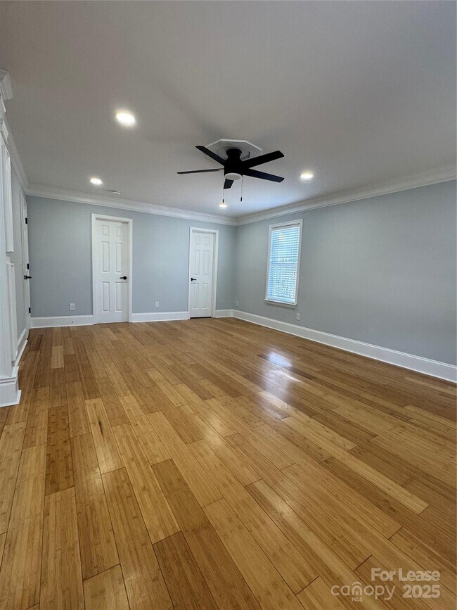 Building Photo - 4533 Cades Cove Dr