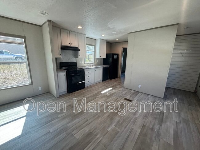 Building Photo - 356 Bayhead Dr