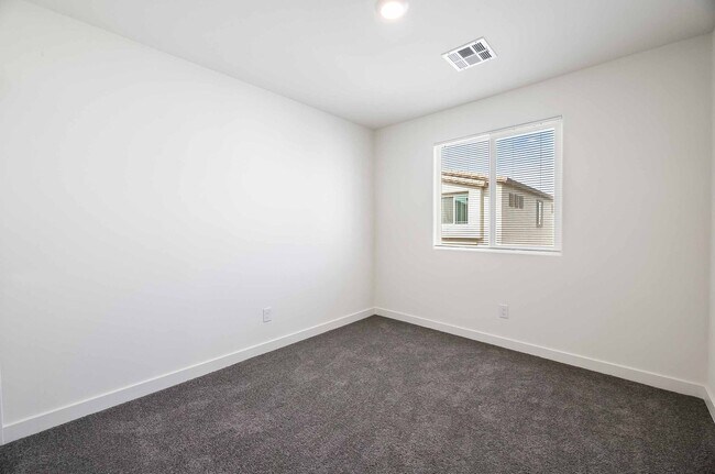 Building Photo - Brand new DR Horton Townhome with 3 bedroom,2 bathrooms and 1 car garage located at Trails at Wil...