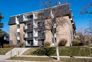 Building Photo - Avenue View Apartments