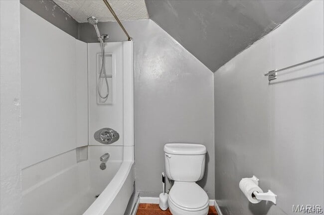 Building Photo - 221 Lebanon Ave