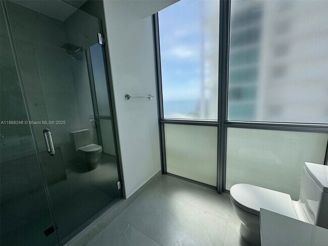 Building Photo - 1100 Biscayne Blvd