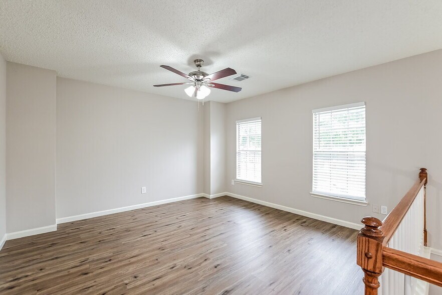 Building Photo - 8930 Stoney Bend Dr