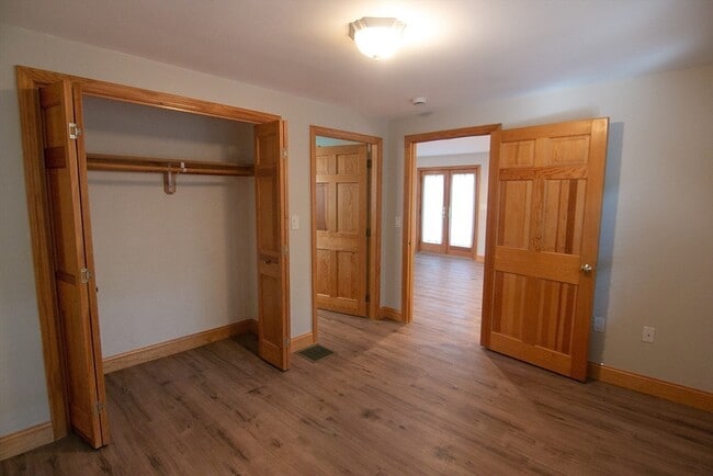 Building Photo - 6 Wildwood Ln