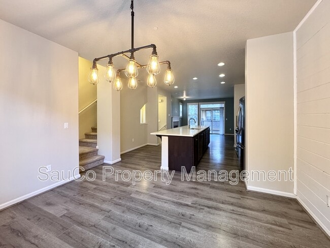 Building Photo - 175 NE 80th Ave