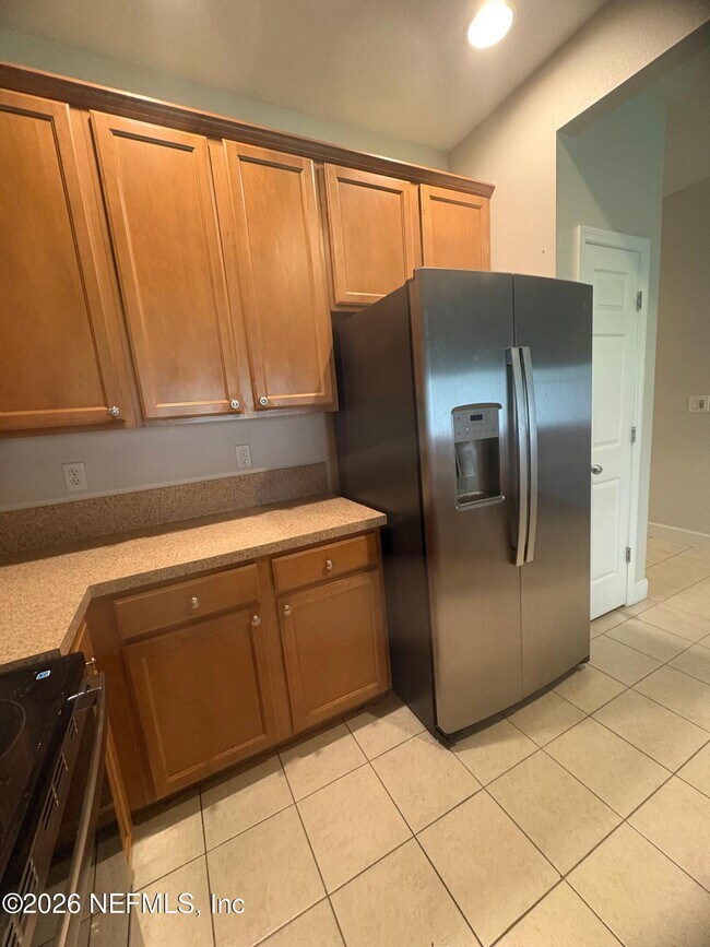 Building Photo - 607 Crystal Way