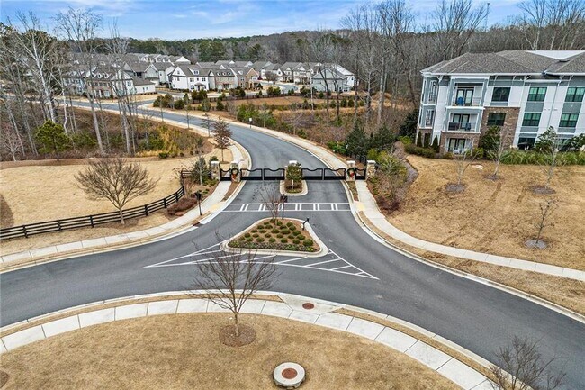 Building Photo - 610 Central Pk Overlook