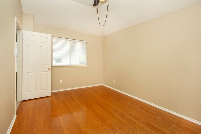 Building Photo - 3412 Pueblo Dr