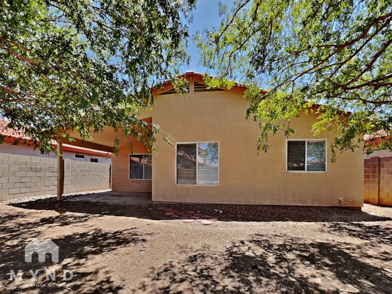 Building Photo - 4545 N 67th Ave