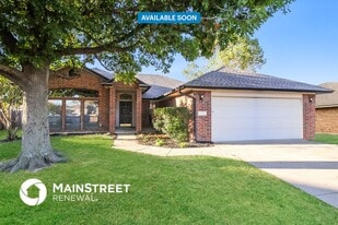 Building Photo - 3701 Harmony Dr
