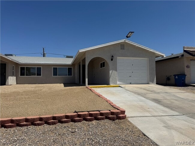 Building Photo - 2460 Lakeside Dr