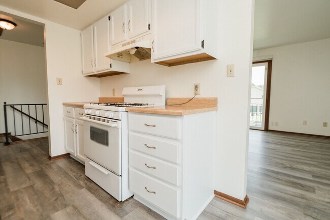 Building Photo - 3320 Randolph Pl