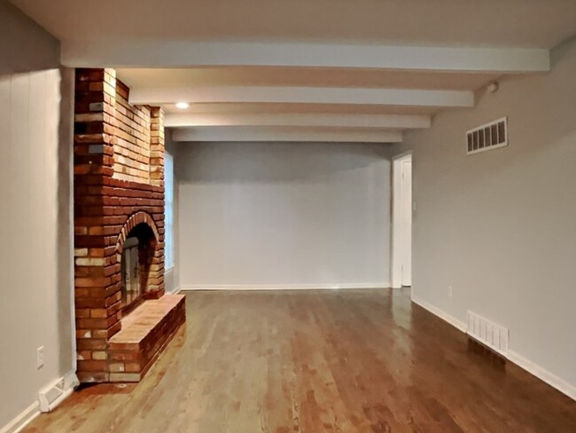 Building Photo - 12825 Crystal Ave