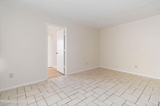 Building Photo - 1480 Sheafe Ave NE