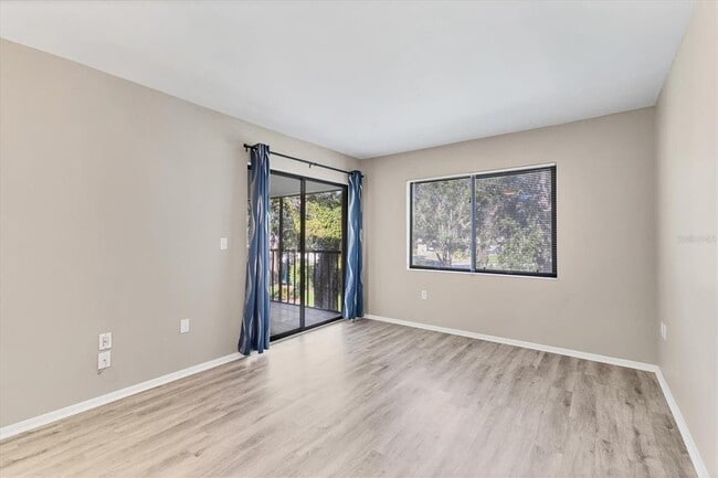 Building Photo - 7866 Eagle Creek Dr