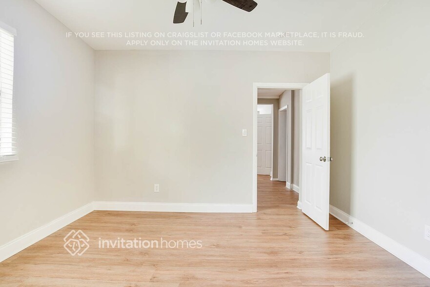 Building Photo - 4805 Burgundy Ln
