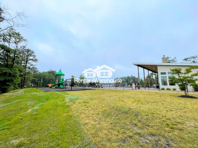 Building Photo - 1724 Defiance Dr