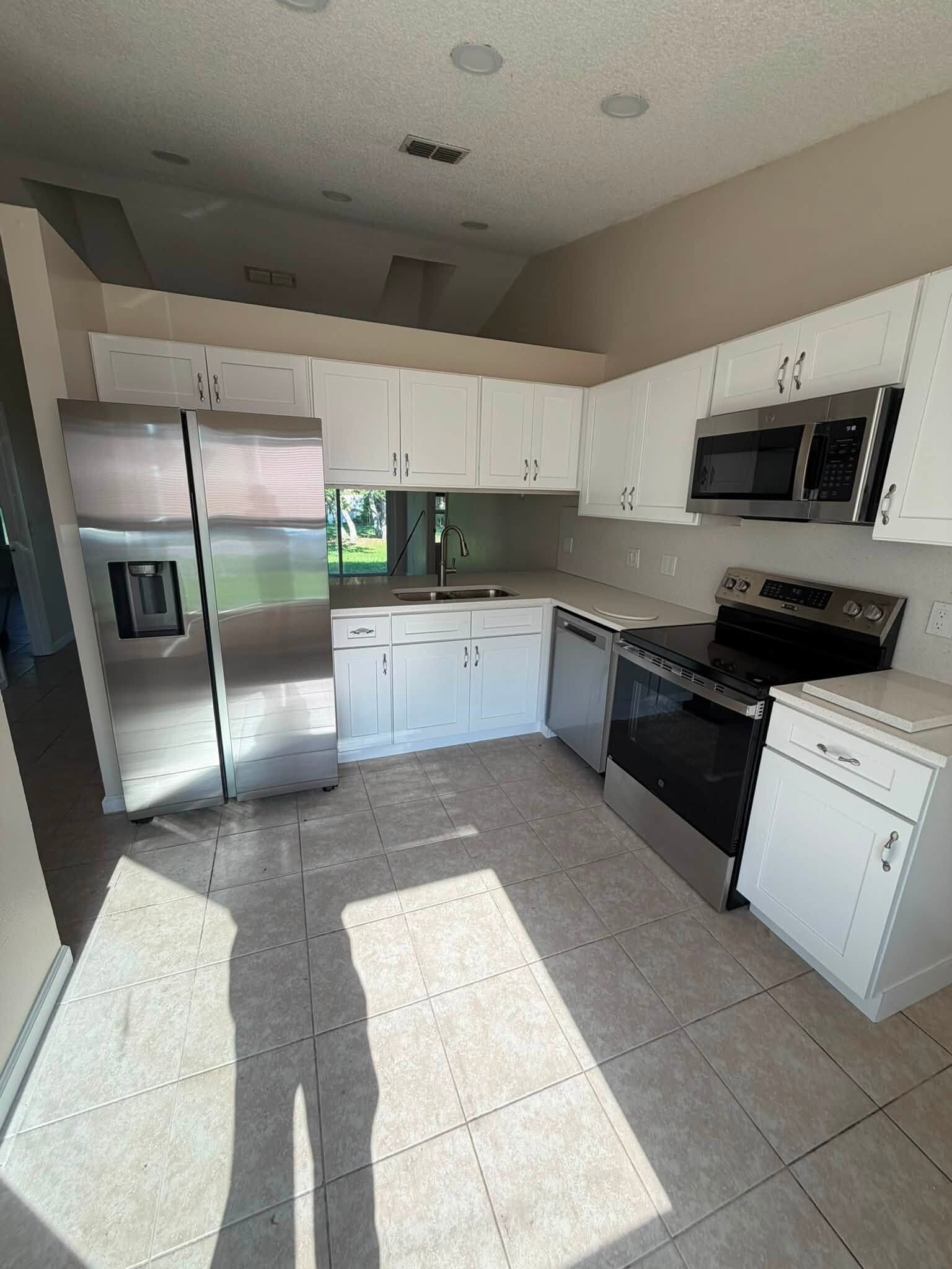 Building Photo - 1562 Bonview Ave
