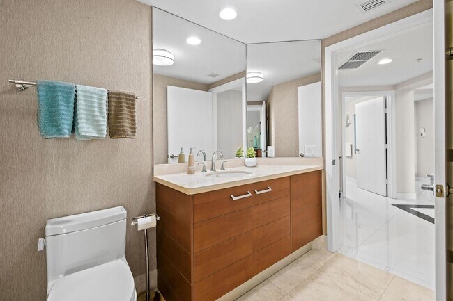 Building Photo - 3610 Gardens Pkwy