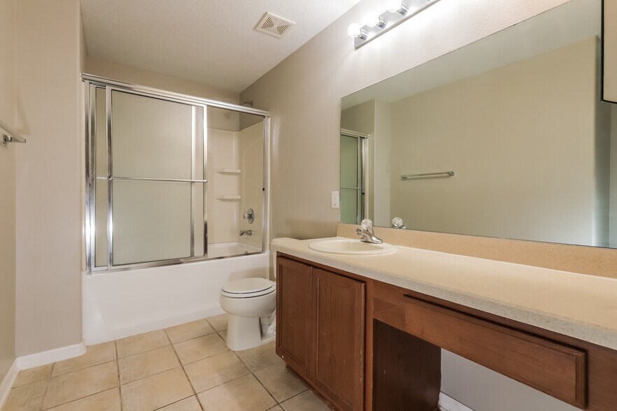 Building Photo - 11160 Golden Silence Dr