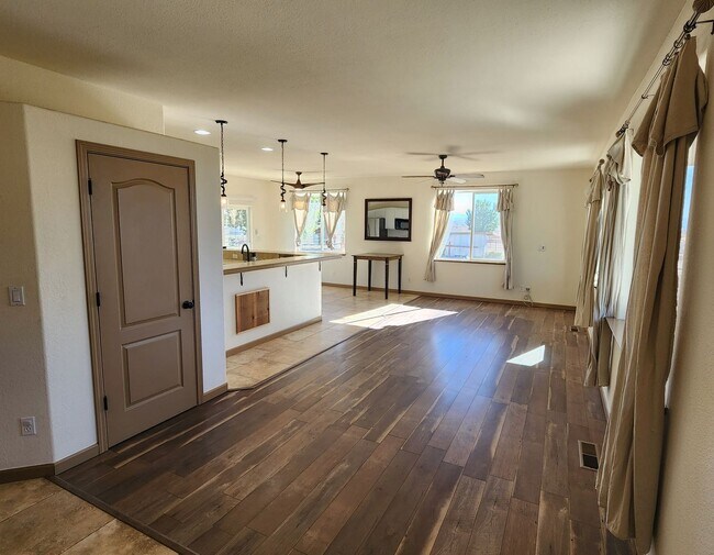 Building Photo - 2185 Quail Valley Ln