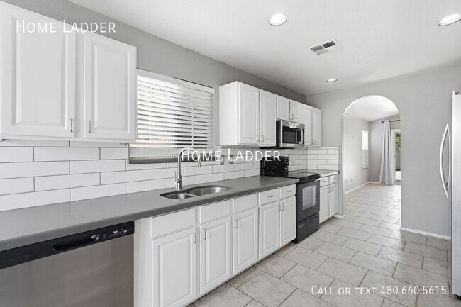 Building Photo - 7817 W McRae Way