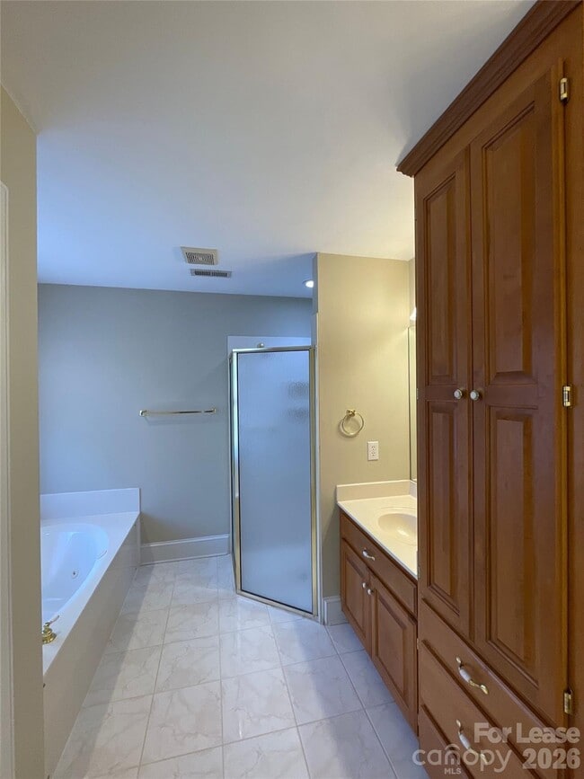 Building Photo - 3602 French Woods Rd