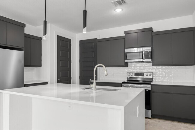 Building Photo - 3004 Alpha Wolf Ct
