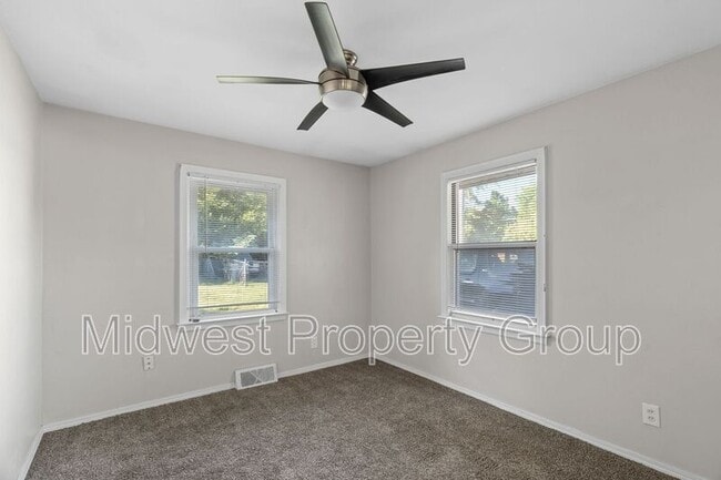 Building Photo - 3661 High Dr