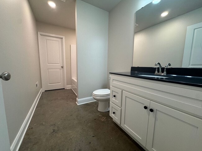 Building Photo - 5 Bedroom 2 Bathroom Home for Rent close t...