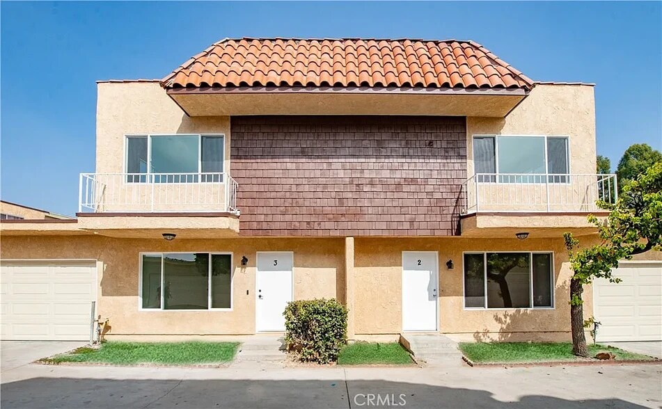 Primary Photo - 8839 Cedros Ave
