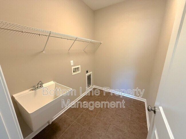 Building Photo - 178 Alexandria Dr