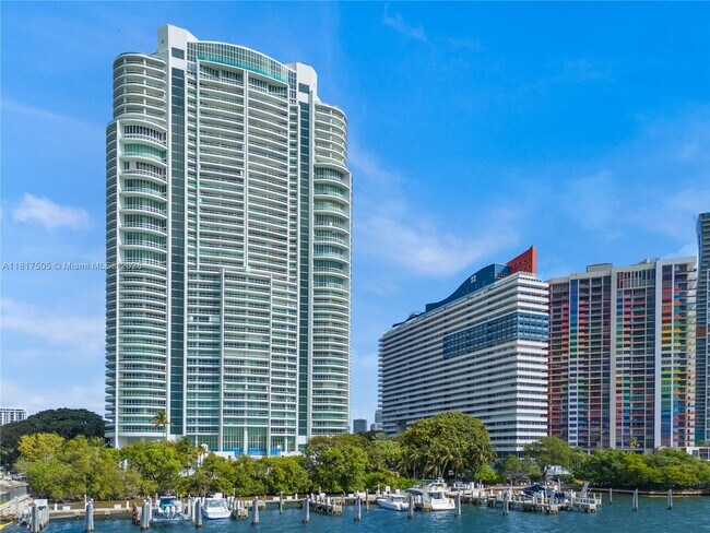 Building Photo - 1643 Brickell Ave