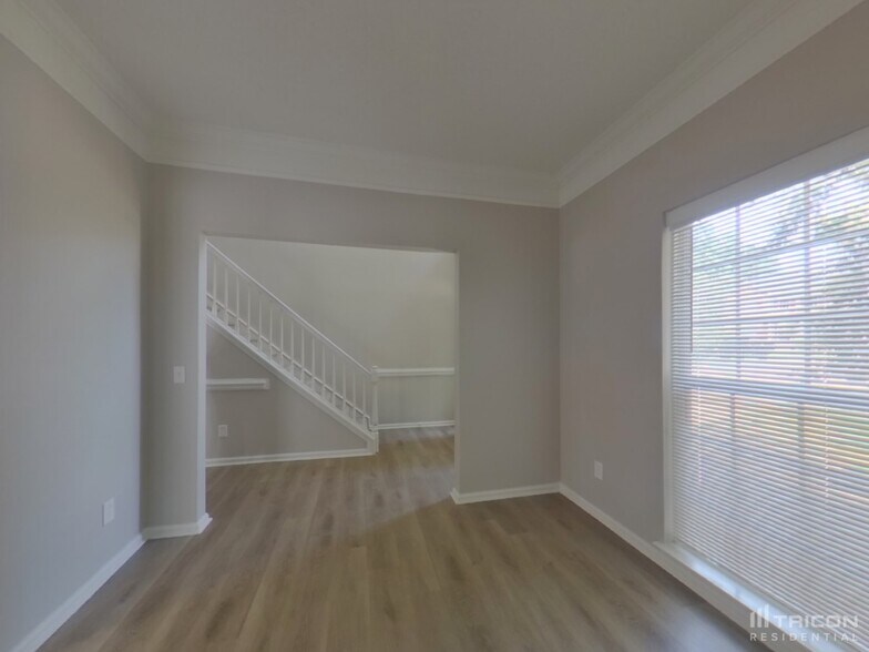 Building Photo - 175 Walmsley Pl