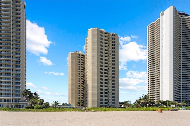 Building Photo - 2800 N Ocean Dr