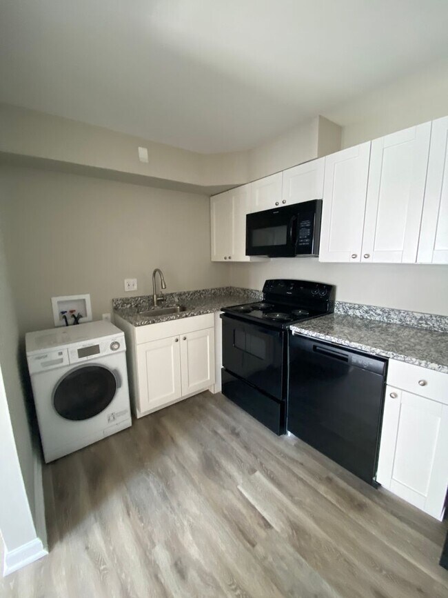 Building Photo - Spring Sale! Newly Renovated All Electric ...