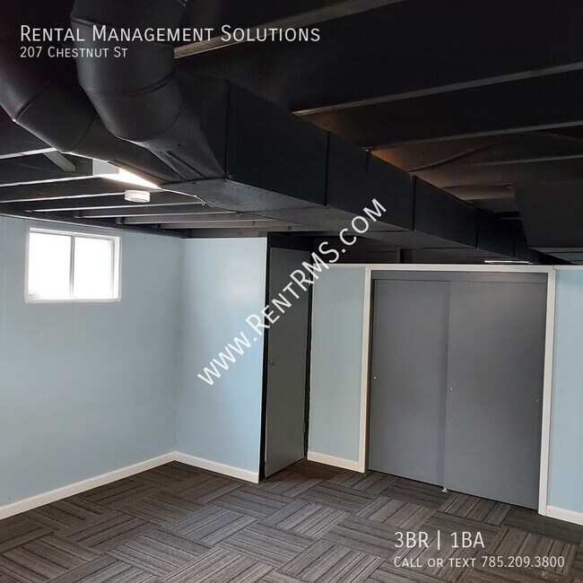 Building Photo - 207 Chestnut St
