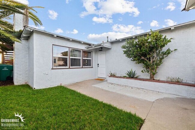 Building Photo - Charming 3Bdm 3Ba Unfurnished Home with Pa...
