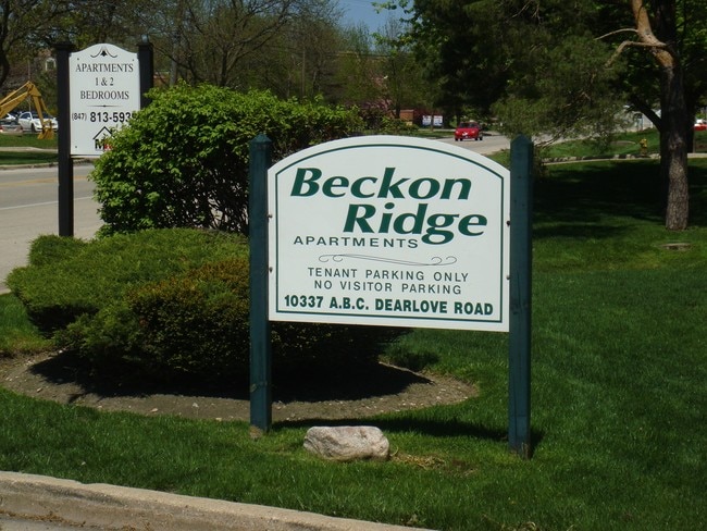 Building Photo - 10337 Dearlove Rd