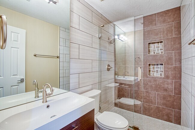 Building Photo - 1743 French Village Dr