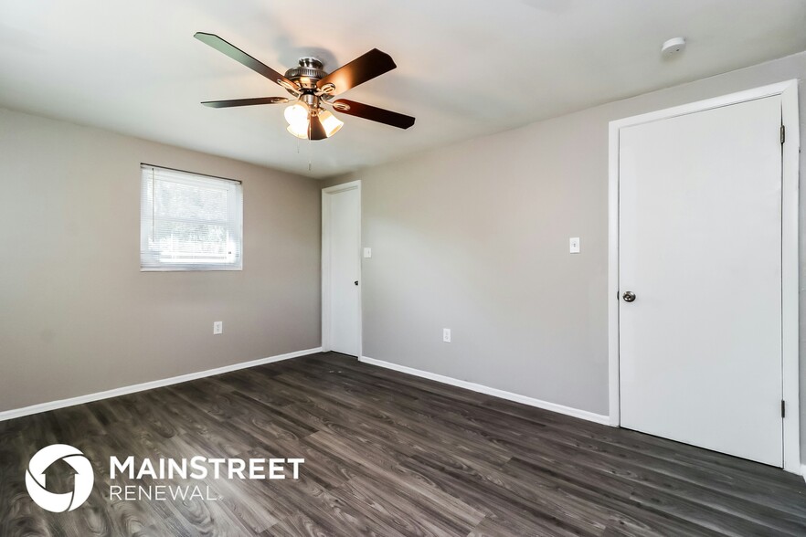 Building Photo - 8912 Hervel Cir
