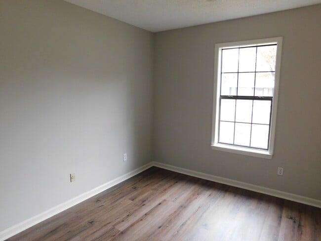 Building Photo - 6630 Gatewood Cir