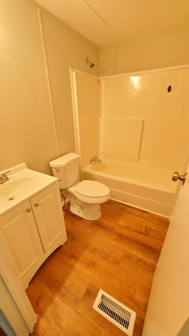 Building Photo - 4221 Holcomb Cir