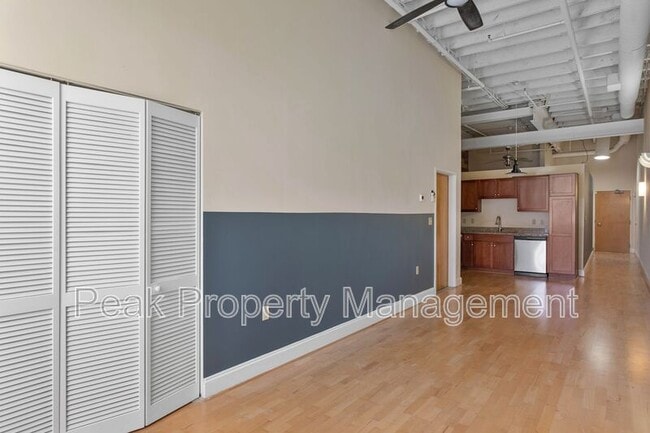 Building Photo - 306 N 26th St