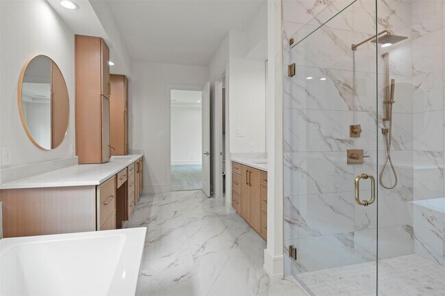 Building Photo - 5009 Wateka Dr