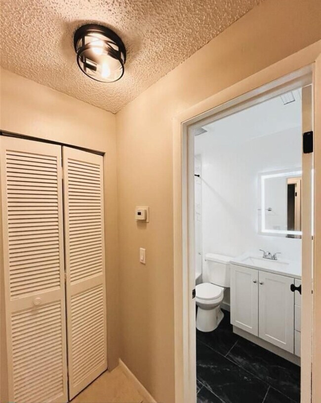 Building Photo - 47 SE 13th St