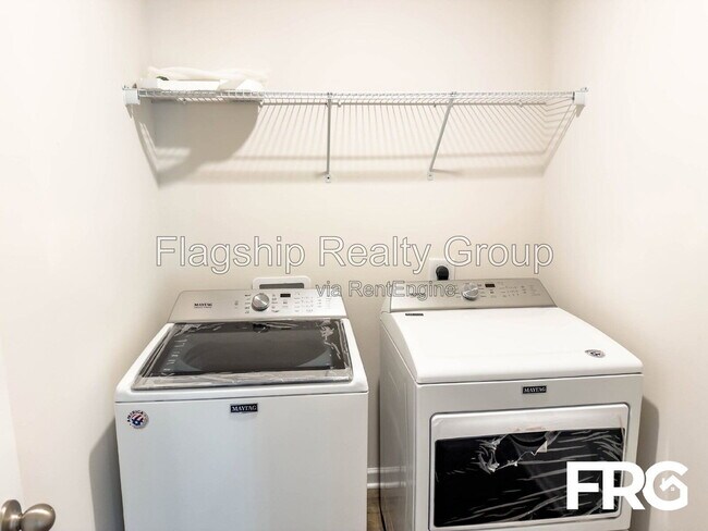 Building Photo - 4109 Laurel Rdg Dr
