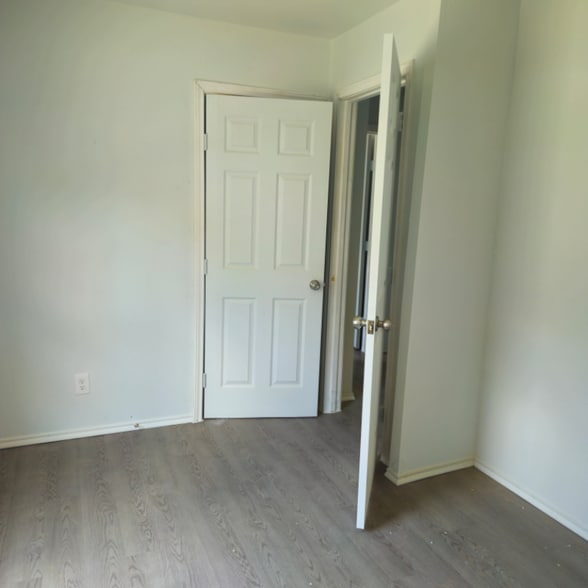 Building Photo - 2826 Alaska Ave